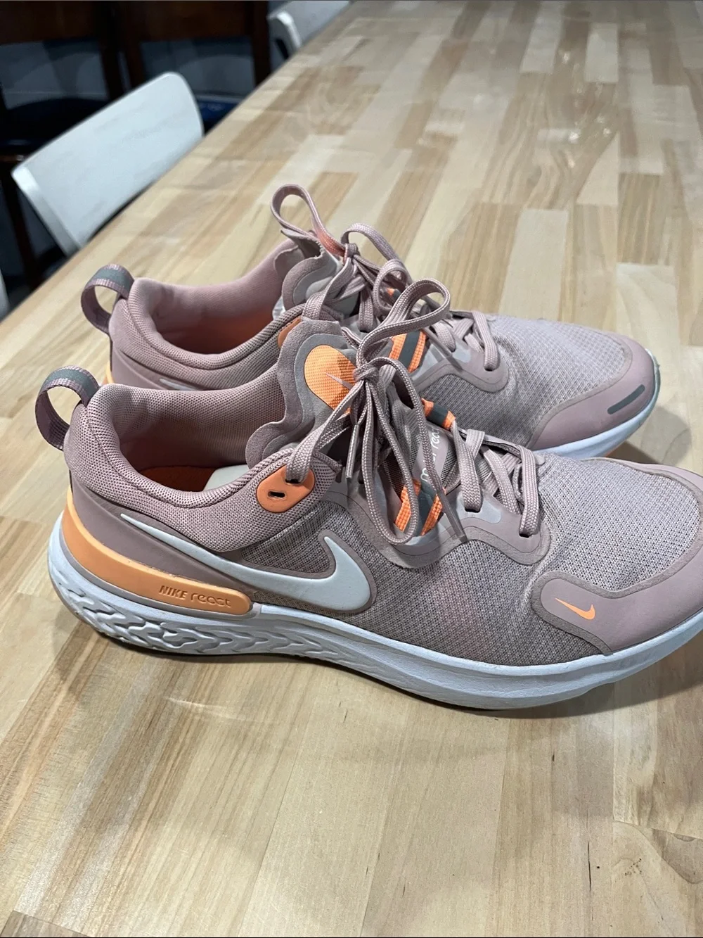 Nike Pink Peach and Orange Running Sneakers react miler women’s 11 dusty pink